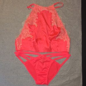Set Victoria’s Secret halter and panty